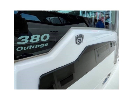 Boston Whaler 380 OUTRAGE de segunda mano en venta