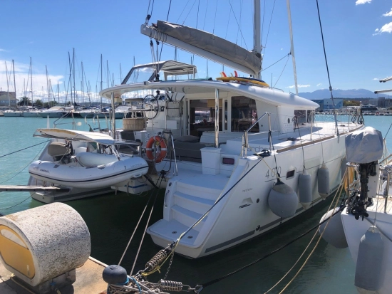 Lagoon 400 S2 usado à venda