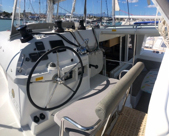 Lagoon 400 S2 usado à venda