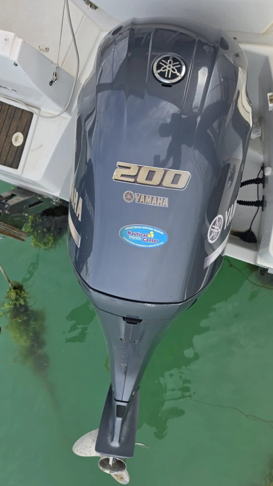 Jeanneau Merry Fisher 755 usado à venda