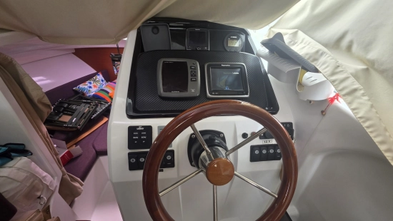 Jeanneau Merry Fisher 755 usado à venda