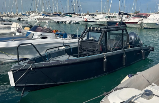 XO BOATS DFNDR 8 usata in vendita