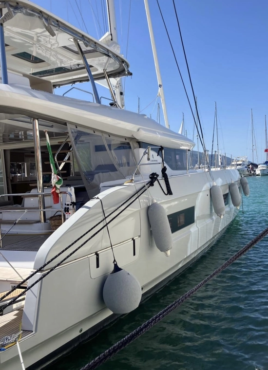 Lagoon 60 usata in vendita