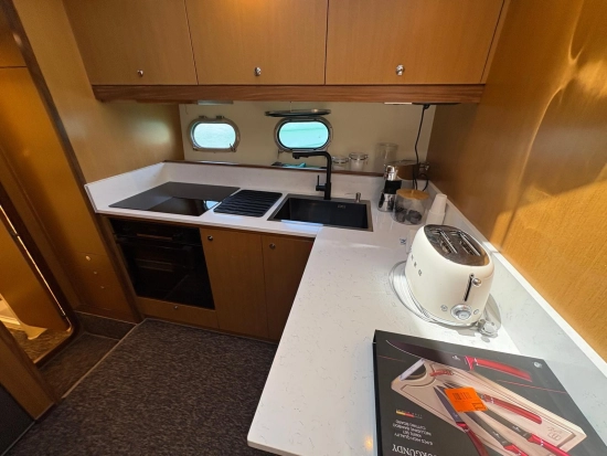 Ferretti ALTURA 690 usado à venda