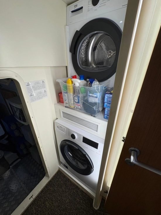 Ferretti ALTURA 690 usado à venda