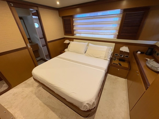 Ferretti ALTURA 690 usado à venda