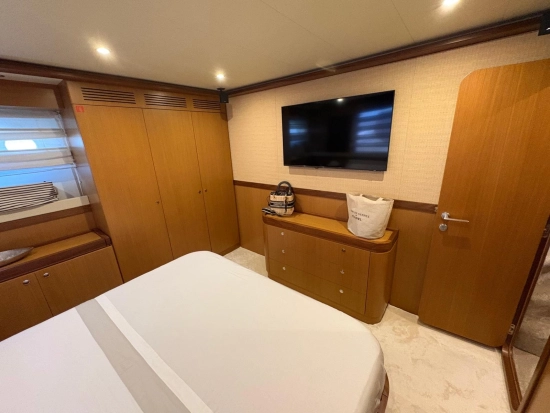 Ferretti ALTURA 690 usado à venda