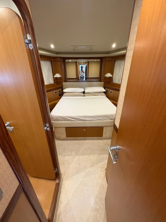 Ferretti ALTURA 690 usado à venda