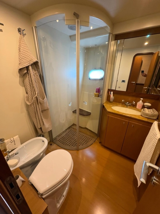 Ferretti ALTURA 690 usado à venda