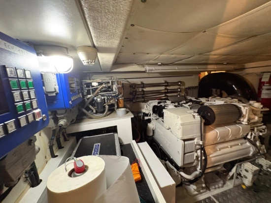 Ferretti ALTURA 690 usado à venda