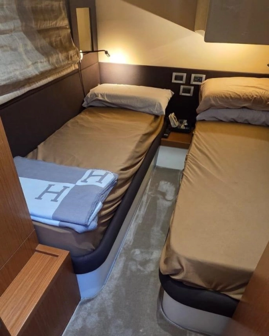 Ferretti 470 usata in vendita