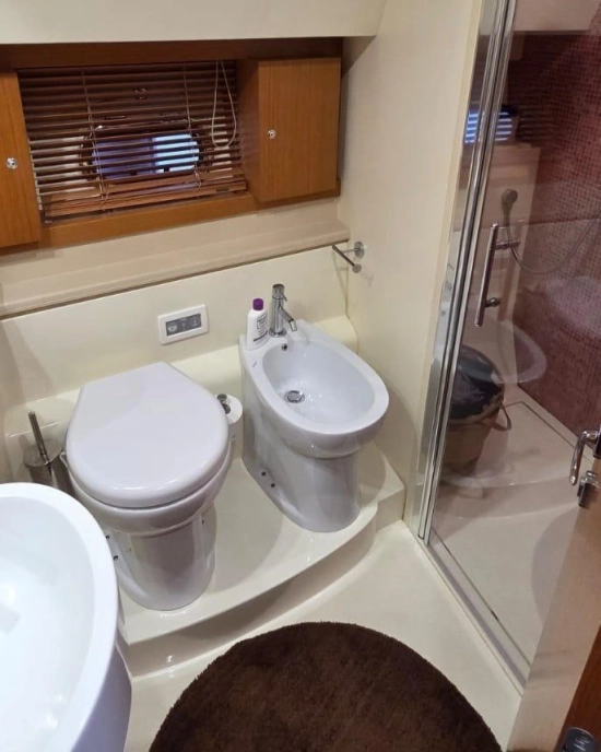 Ferretti 470 usata in vendita