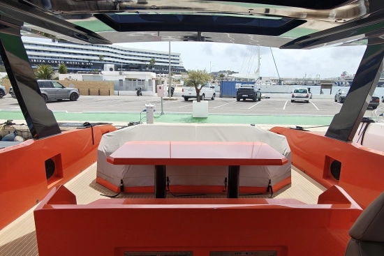 Vanquish Yachts VQ52 HT usado à venda