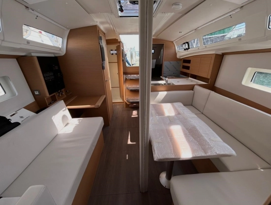 Jeanneau Sun Odyssey 380 usado à venda
