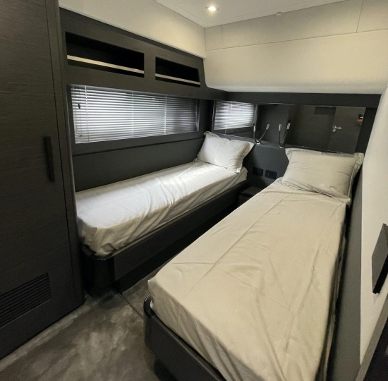 Cayman Yachts F580 nuova in vendita