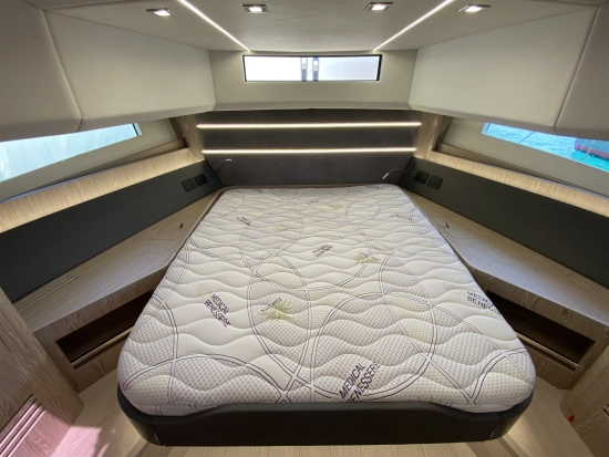 Cayman Yachts 540 WA nuevo en venta