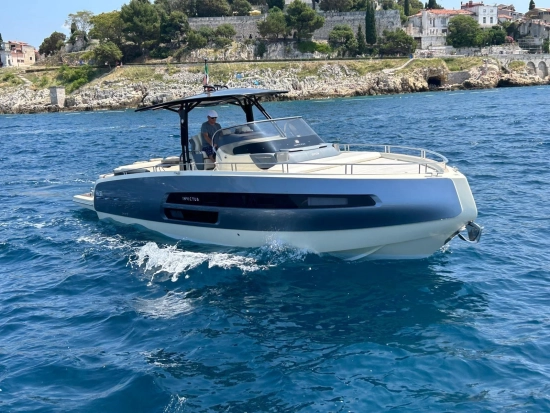 Invictus Yacht GT370 de segunda mano en venta