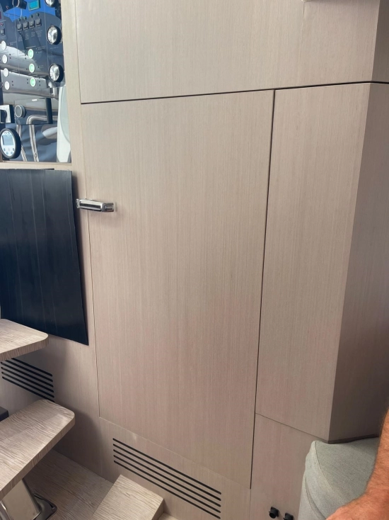 Invictus Yacht GT370 de segunda mano en venta