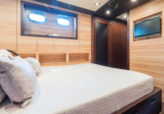 Overmarine Mangusta 80 Open usata in vendita
