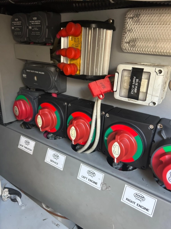 Sessa Marine C38 usado à venda