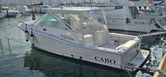 Cabo Yachts 31 Express usata in vendita