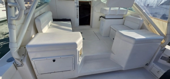 Cabo Yachts 31 Express usata in vendita