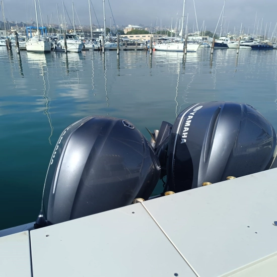 Pursuit 3070 Offshore Center Console usata in vendita