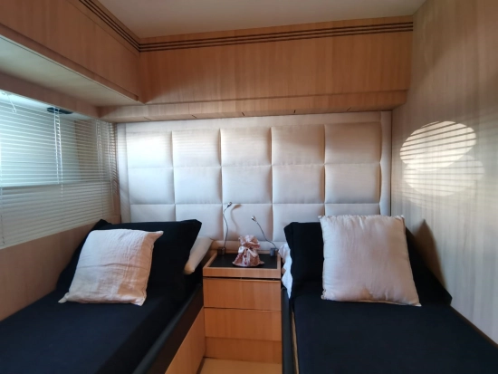 Uniesse 75 HT usata in vendita