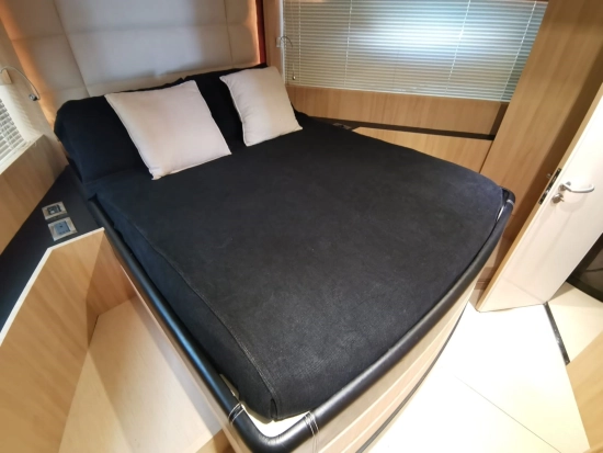 Uniesse 75 HT usata in vendita