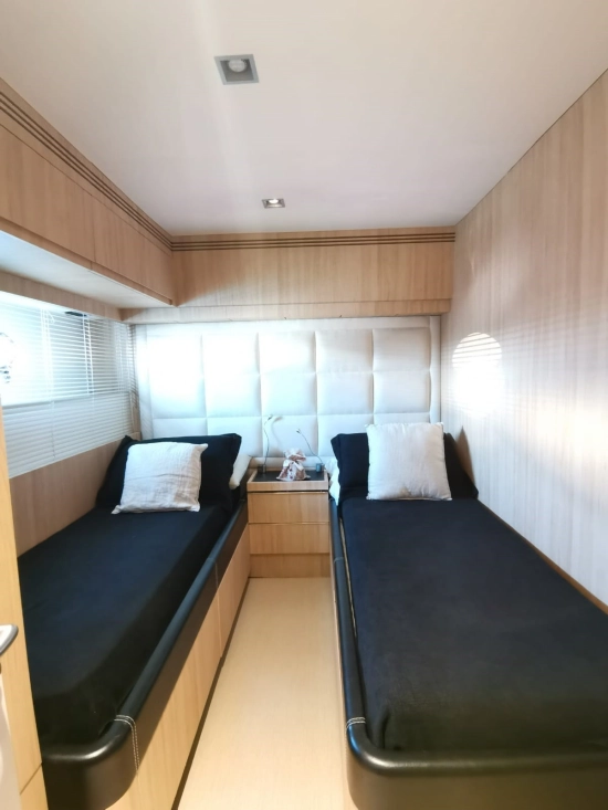 Uniesse 75 HT usata in vendita