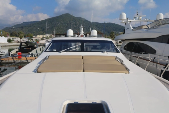 Uniesse 75 HT usata in vendita