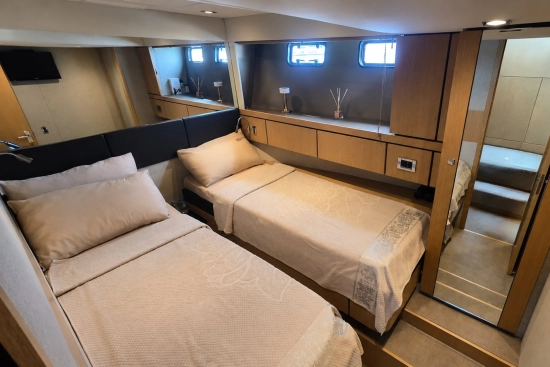 Fairline Squadron 60 usado à venda