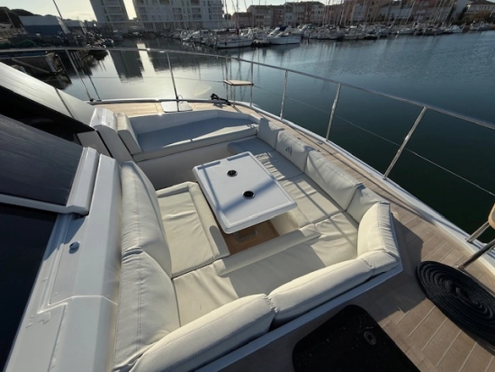 AVENTURA YACHTS 38 MY FLY nuova in vendita