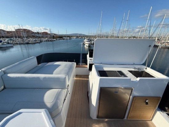 AVENTURA YACHTS 38 MY FLY nuova in vendita