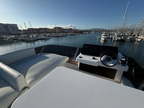 AVENTURA YACHTS 38 MY FLY nuova in vendita