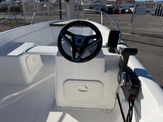 B2 Marine CAP FERRET 452 FISH de segunda mano en venta