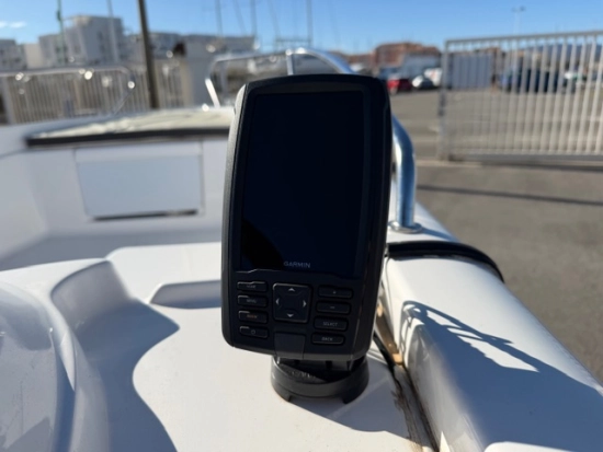 B2 Marine CAP FERRET 452 FISH de segunda mano en venta