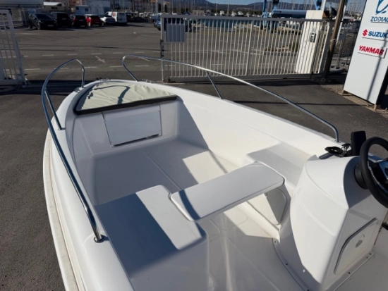B2 Marine CAP FERRET 452 FISH de segunda mano en venta