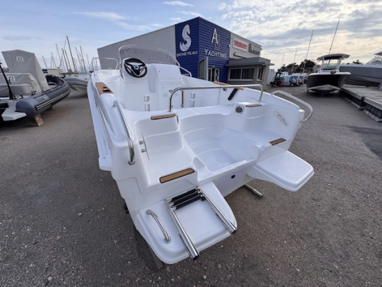 B2 Marine CAP FERRET 522 OPEN nuevo en venta