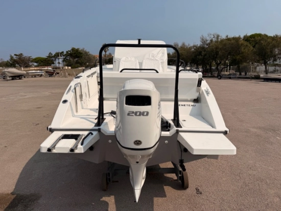 Beneteau Flyer 7 SUNdeck novos à venda