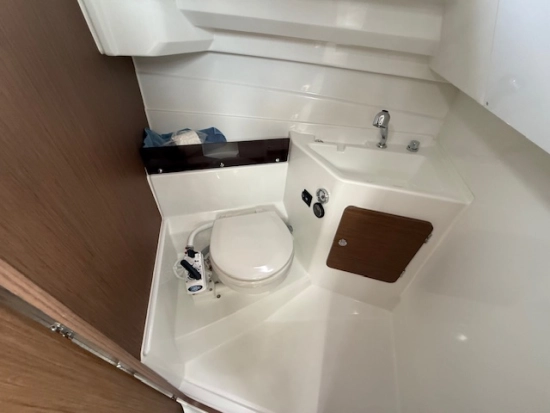 Beneteau Antares 8 V2 OB usado à venda
