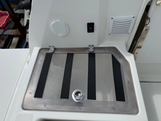 Beneteau Antares 8 V2 OB usado à venda