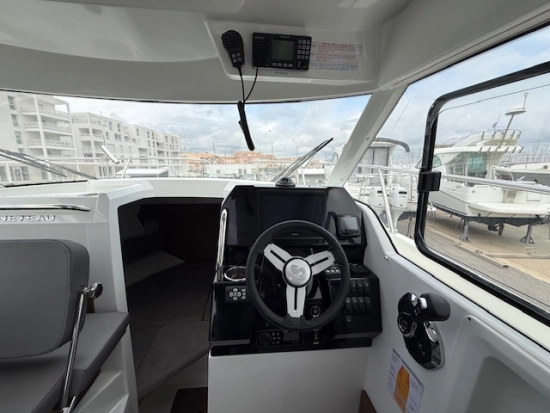 Beneteau Antares 8 V2 OB usado à venda