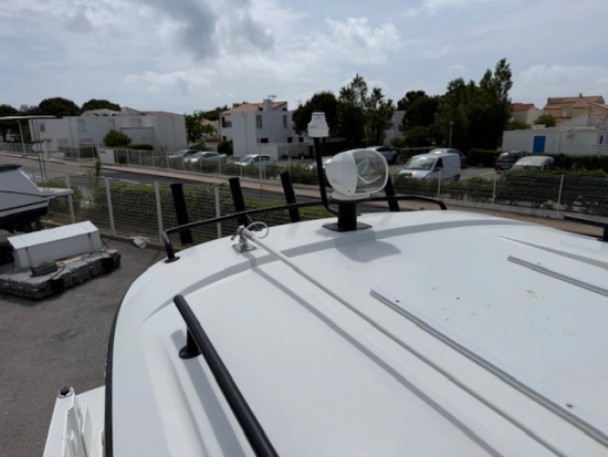 Beneteau Antares 8 V2 OB usado à venda