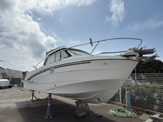 Beneteau Antares 8 V2 OB usado à venda