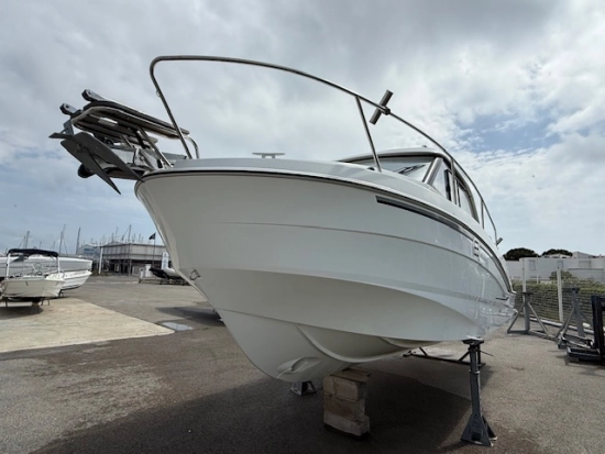 Beneteau Antares 8 V2 OB usado à venda