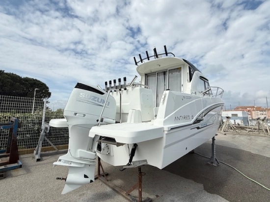Beneteau Antares 8 V2 OB usado à venda