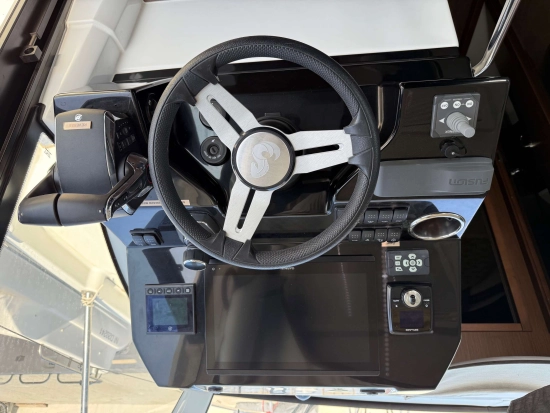 Beneteau Antares 11 OB usado à venda