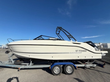 Quicksilver Bowrider Activ 755 usata in vendita