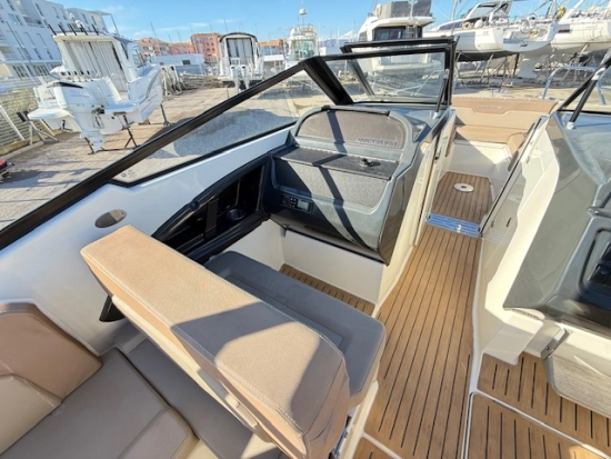 Quicksilver Bowrider Activ 755 usado à venda